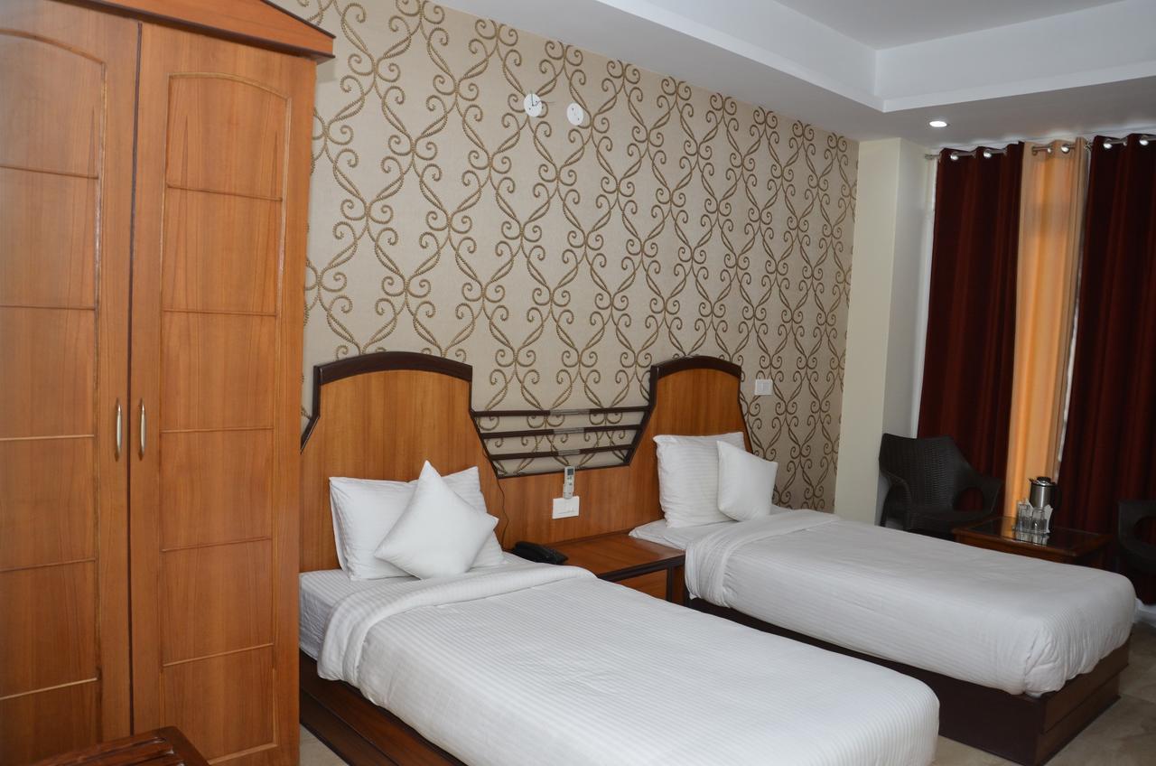 מלון Hamirpur Chopra Residency מראה חיצוני תמונה
